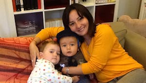 Etre mère en Roumanie : le témoignage de Ioana, maman de Célestine et Paul